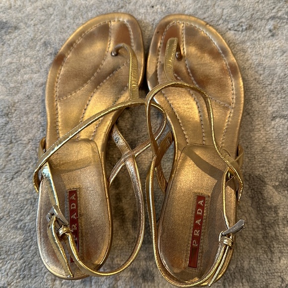 Prada thong sandals, wedge heel, aize 38 EU, 7.5 US. Made in Italy - Picture 2 of 4